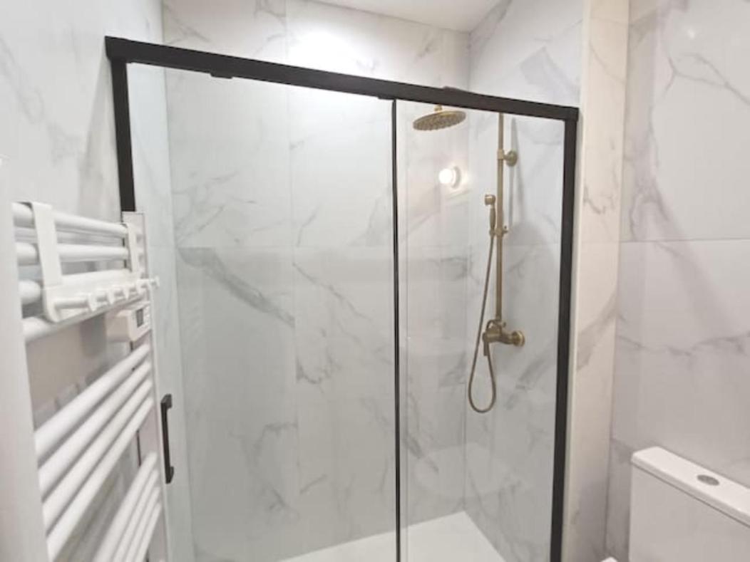 #Seasons. 2' From Av Champagne. Design Cocoonig. New Διαμέρισμα Επερνέ Εξωτερικό φωτογραφία